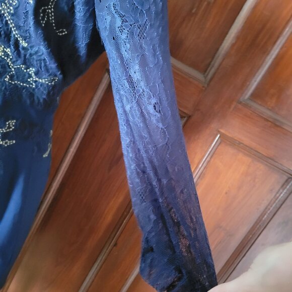 Vicky And Lucas Navy Blue Lace Dress  Embroidery Long Sleeves Size L NWT - Picture 6 of 8